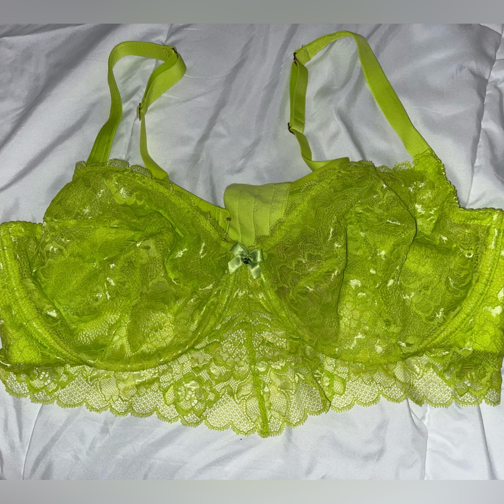 Savage x Fenty Lace Underwire Bra in Lime Green